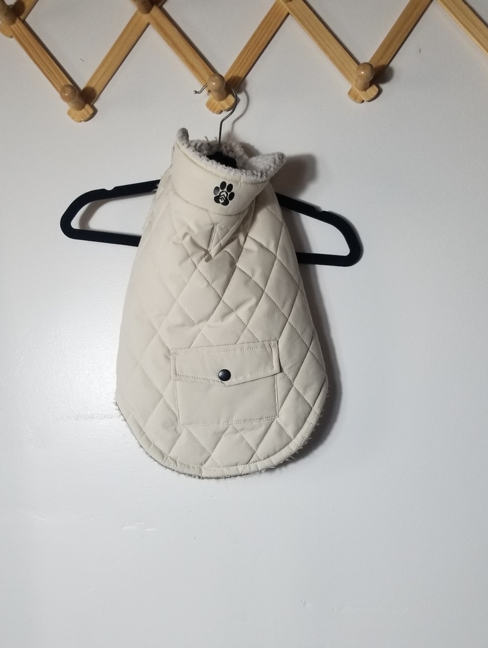 FREE COUNTRY DOG CREAM QUILTED WITH SHERPA COAT SIZE SMALL (RUNS LARGER)